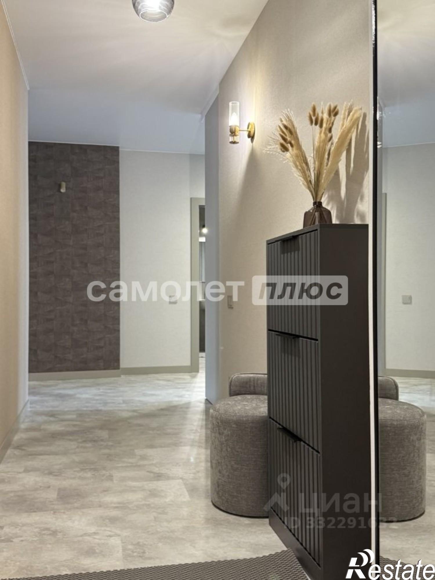 Сдать квартиру за 90 000 рублей на Авроры улица, 148А