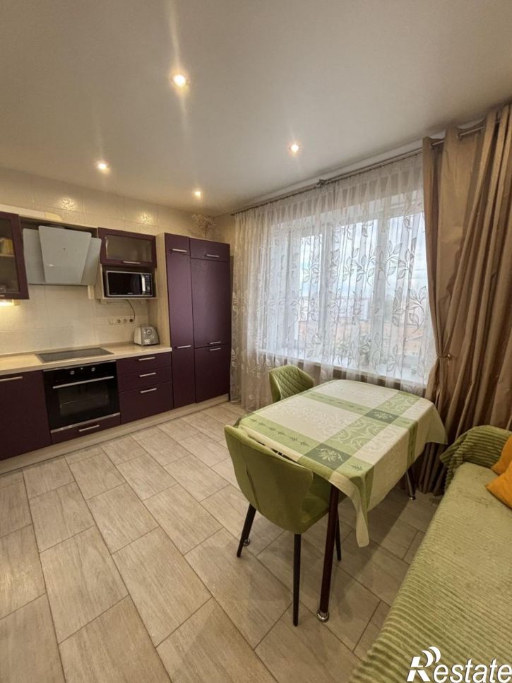 2-комн квартира Гастелло улица, 46