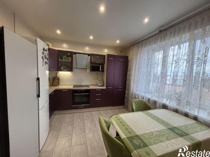 2-комн квартира Гастелло улица, 46
