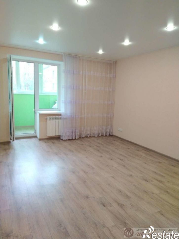 2-комн квартира Строителей улица, 33