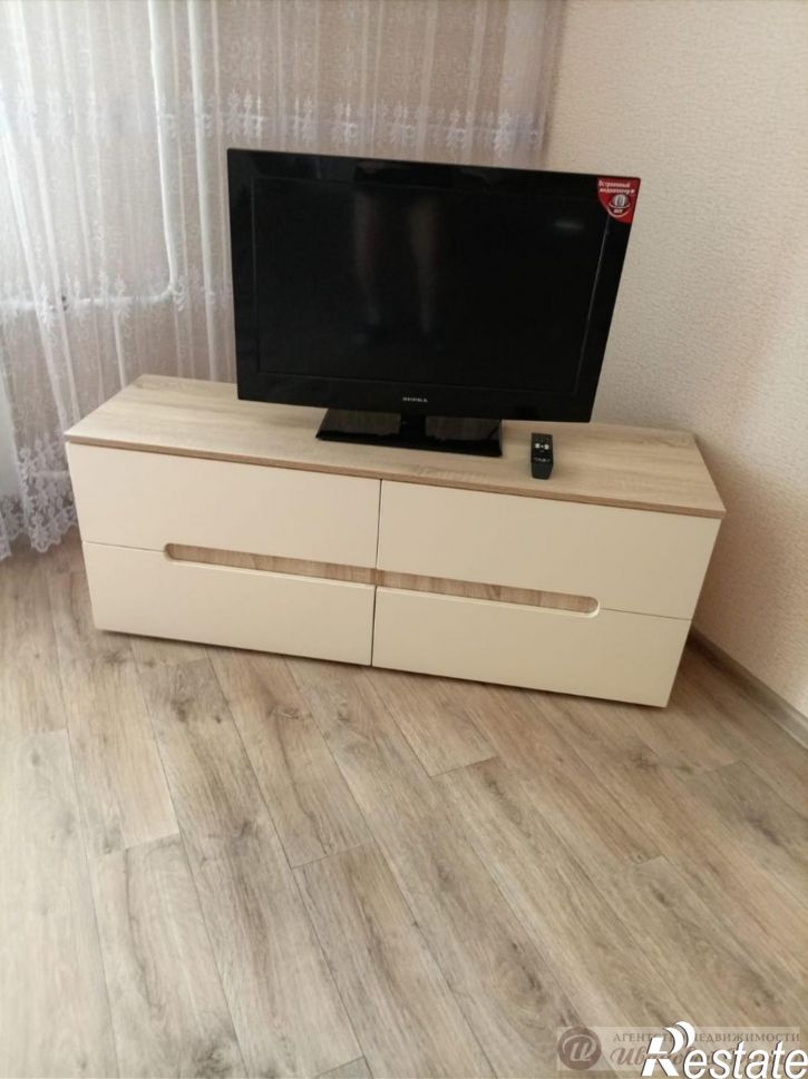 2-комн квартира Строителей улица, 33