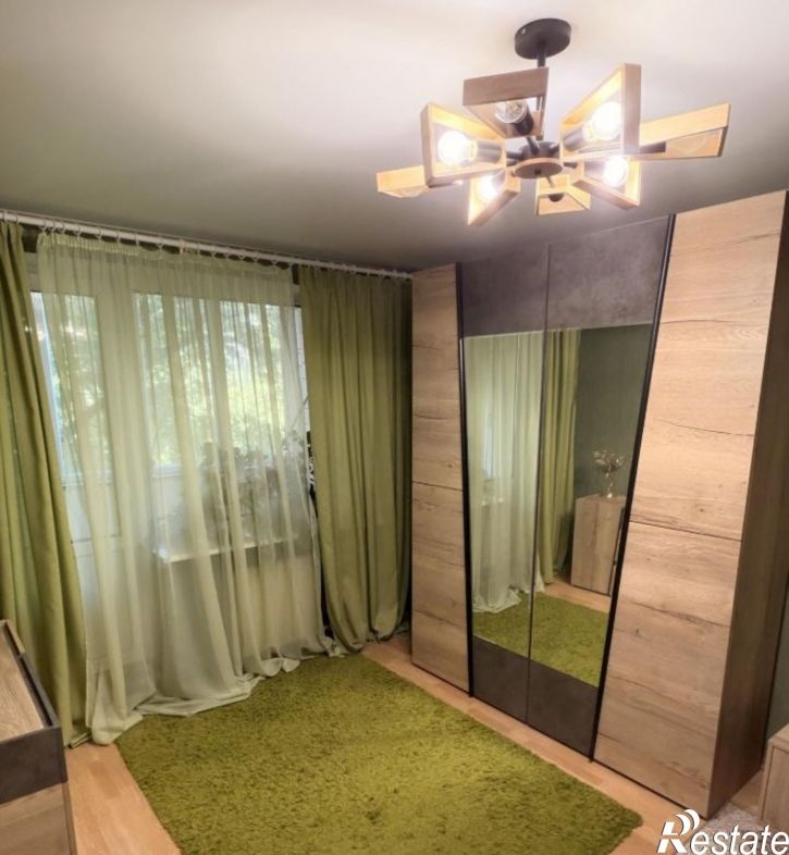 2-комн квартира Челюскинцев улица, 11