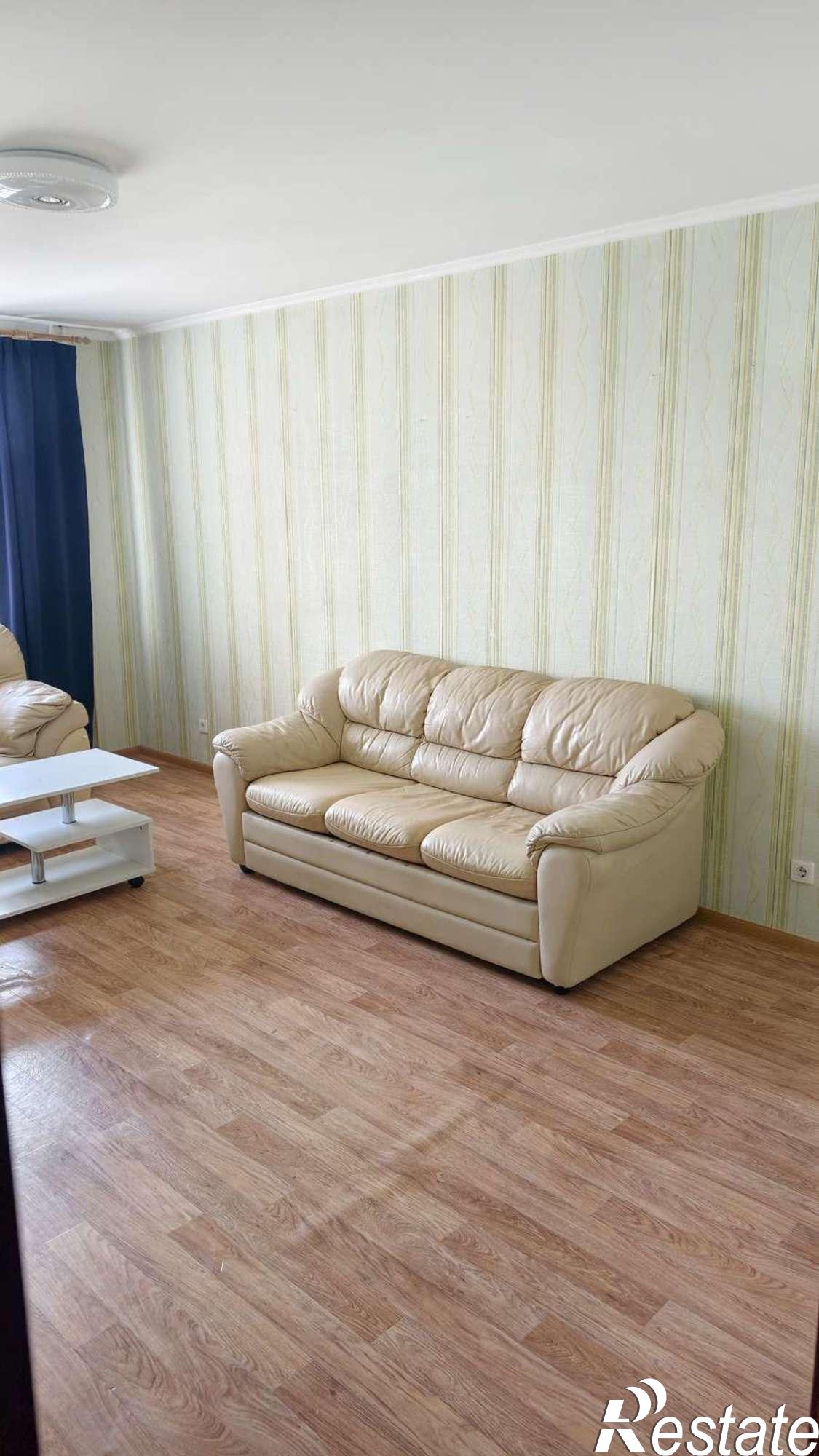 Сдать квартиру за 28 000 рублей на Гастелло улица, 42
