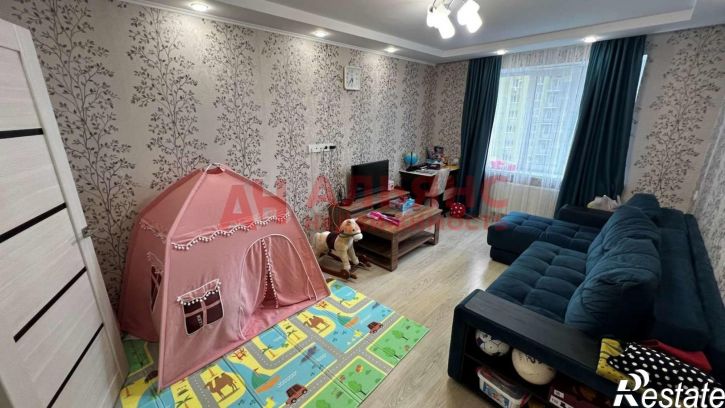 2-комн квартира Революционная улица, 101кГ