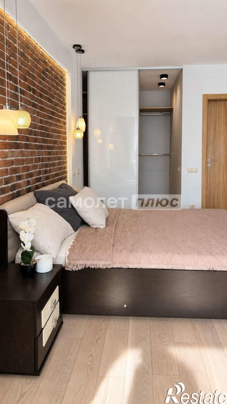 2-комн квартира Луначарского улица, 5