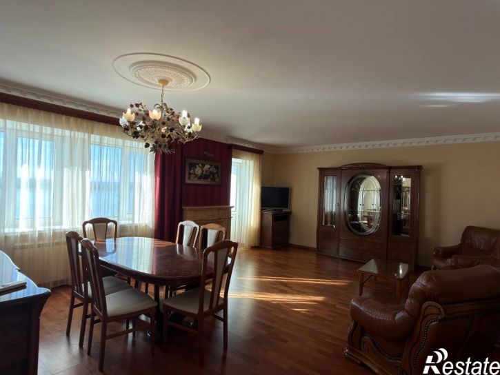 3-комн квартира Алексея Толстого улица, 122