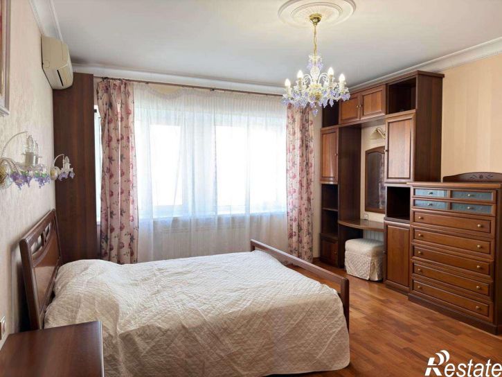 3-комн квартира Алексея Толстого улица, 122