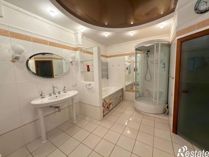 3-комн квартира Алексея Толстого улица, 122