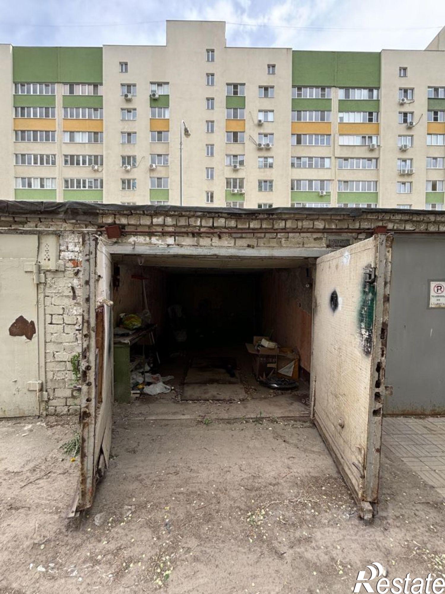 Купить гараж, место в паркинге за 1 582 430 рублей на ул Революционная, 97а