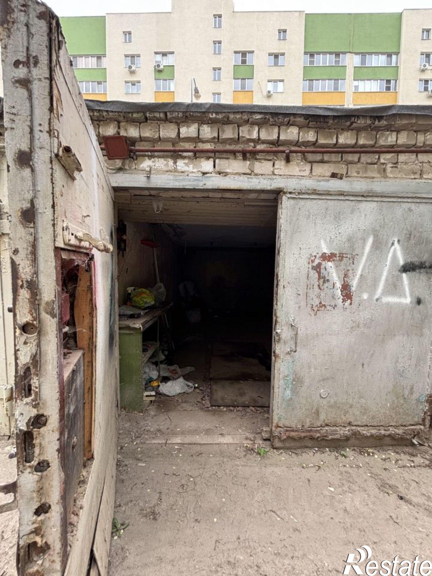Купить гараж, место в паркинге за 1 582 430 рублей на ул Революционная, 97а