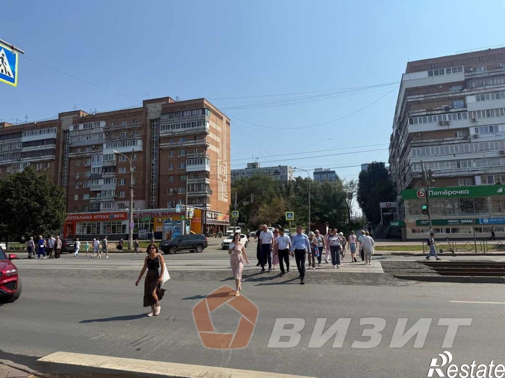 Сдать торговое помещение за 1 000 000 рублей на Ленина проспект, 14