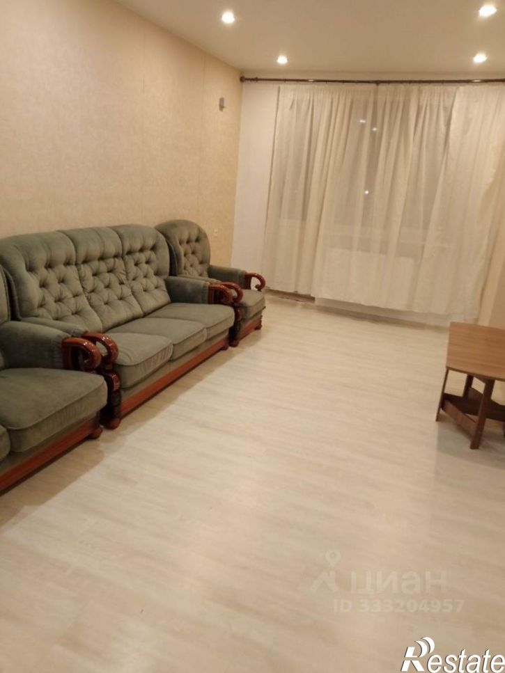 3-комн квартира ул Петра Алабина, 2,  д. 2