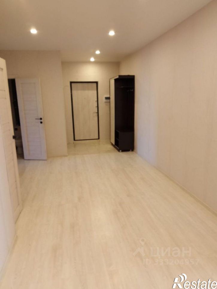 3-комн квартира ул Петра Алабина, 2,  д. 2