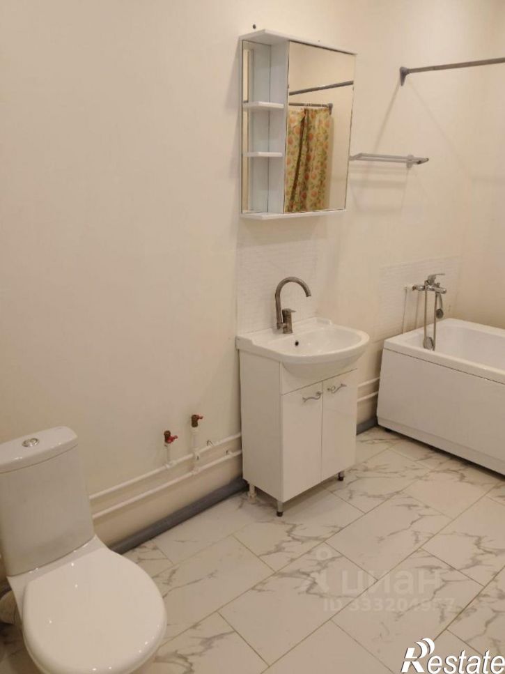 3-комн квартира ул Петра Алабина, 2,  д. 2