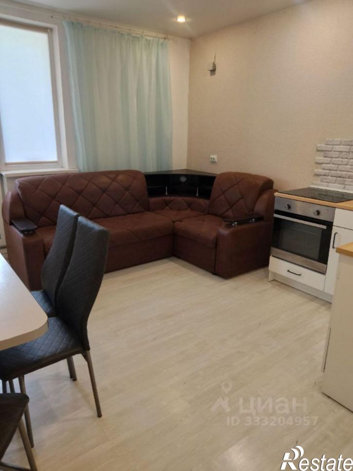 3-комн квартира ул Петра Алабина, 2,  д. 2