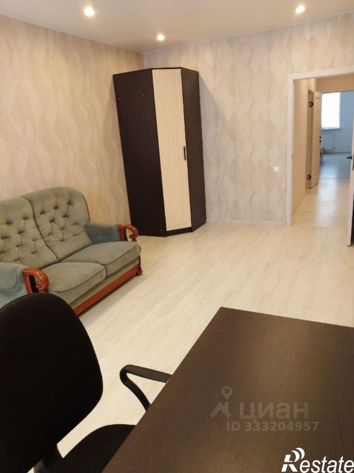 3-комн квартира ул Петра Алабина, 2,  д. 2