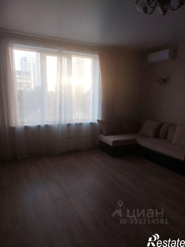 1-комн квартира ул Лейтенанта Шмидта, 10,  д. 10