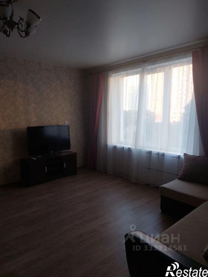 1-комн квартира ул Лейтенанта Шмидта, 10,  д. 10