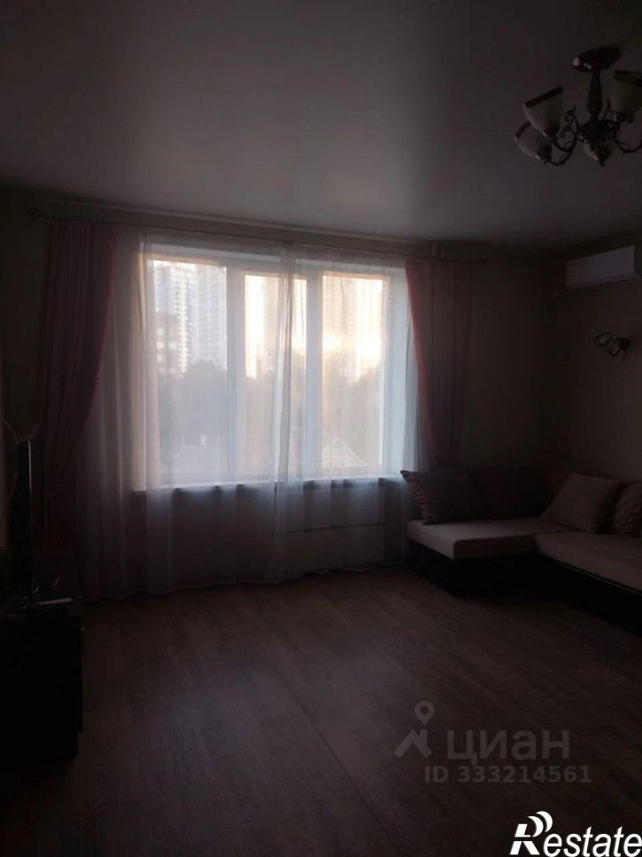 1-комн квартира ул Лейтенанта Шмидта, 10,  д. 10