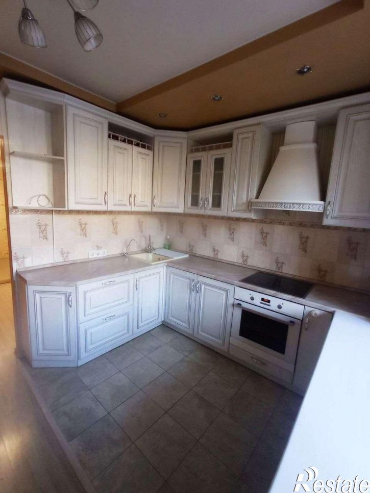 3-комн квартира Антонова-Овсеенко улица, 83