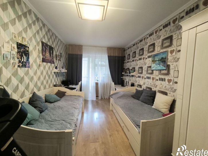 3-комн квартира Советской Армии улица, 240Б