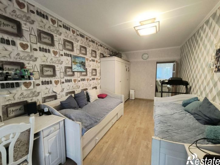 3-комн квартира Советской Армии улица, 240Б