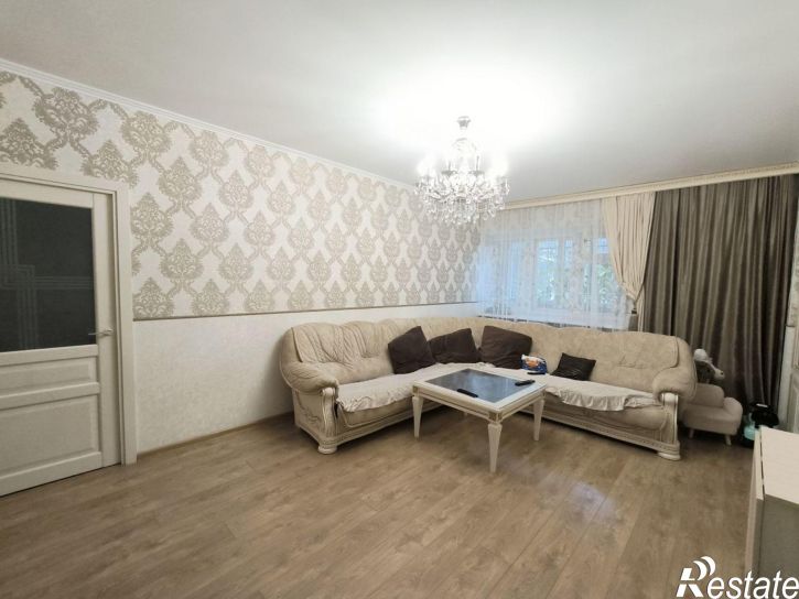 3-комн квартира Советской Армии улица, 240Б