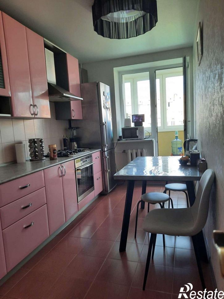 4-комн квартира Запорожская улица, 31