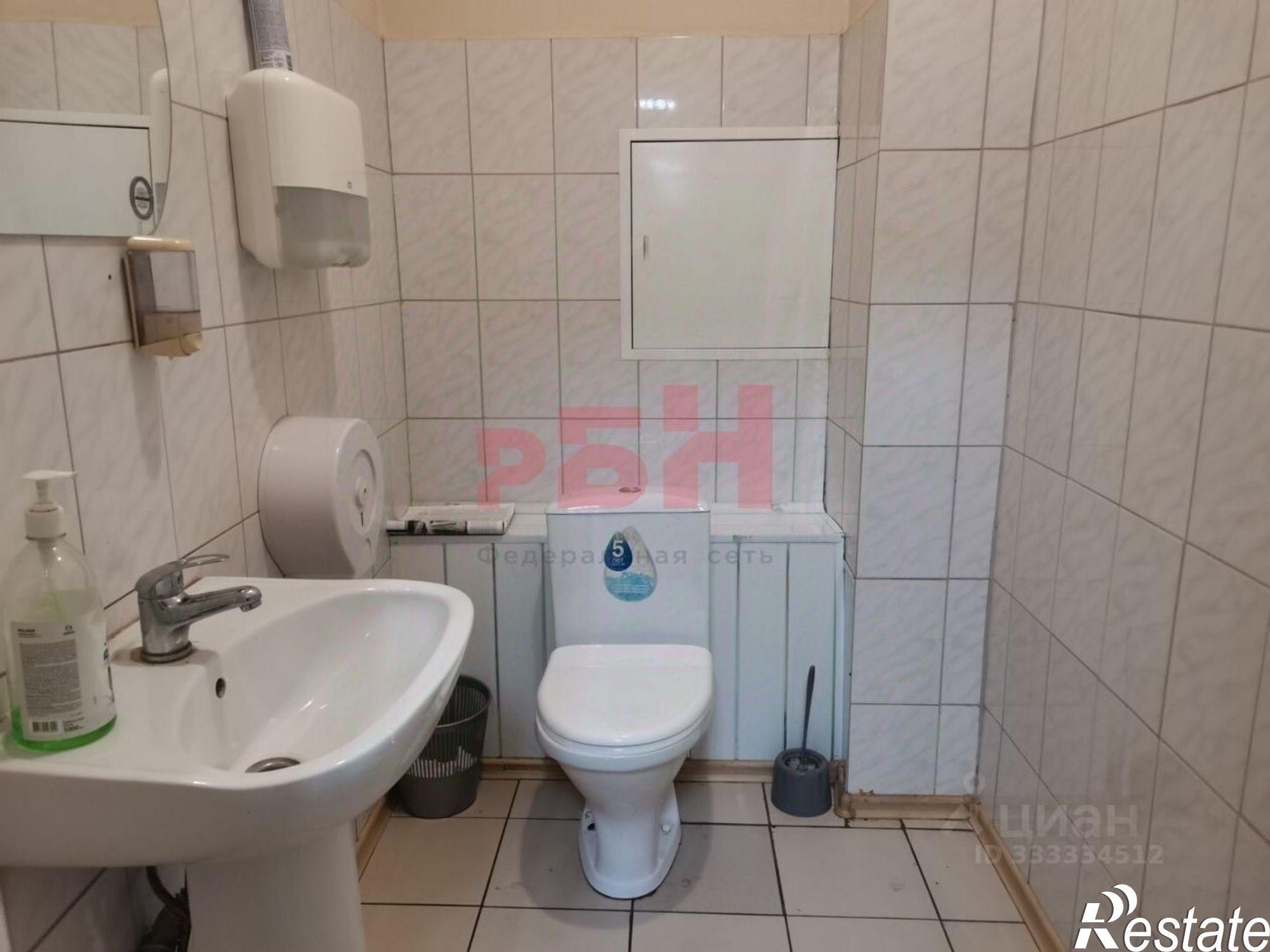 Сдать офис, помещение под офис за 13 600 рублей на ул Дзержинского, 13