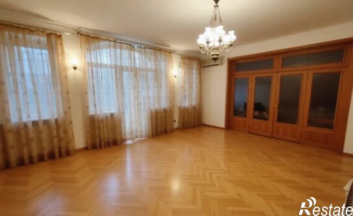 5-комн квартира ул Фрунзе, 142,  д. 142