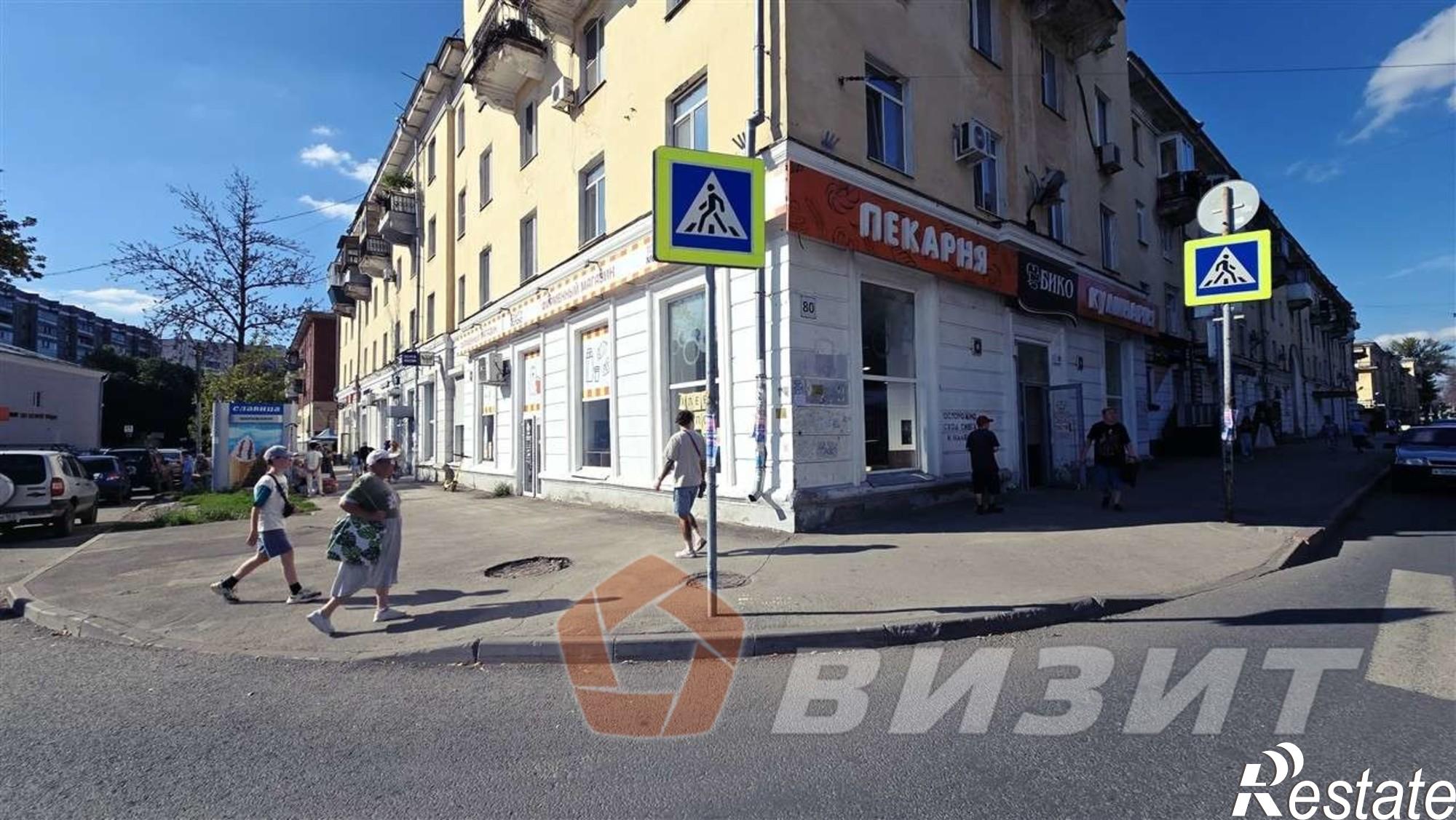 Сдать торговое помещение за 172 000 рублей на Металлургов проспект, 80