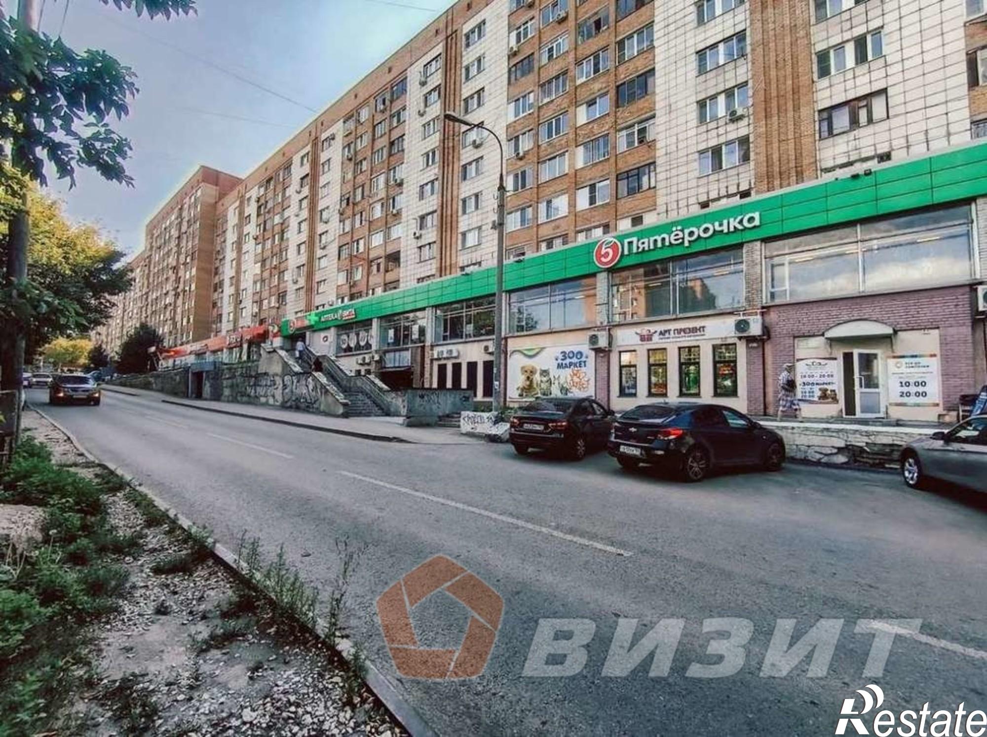 Сдать торговое помещение за 230 000 рублей на Революционная улица, 75
