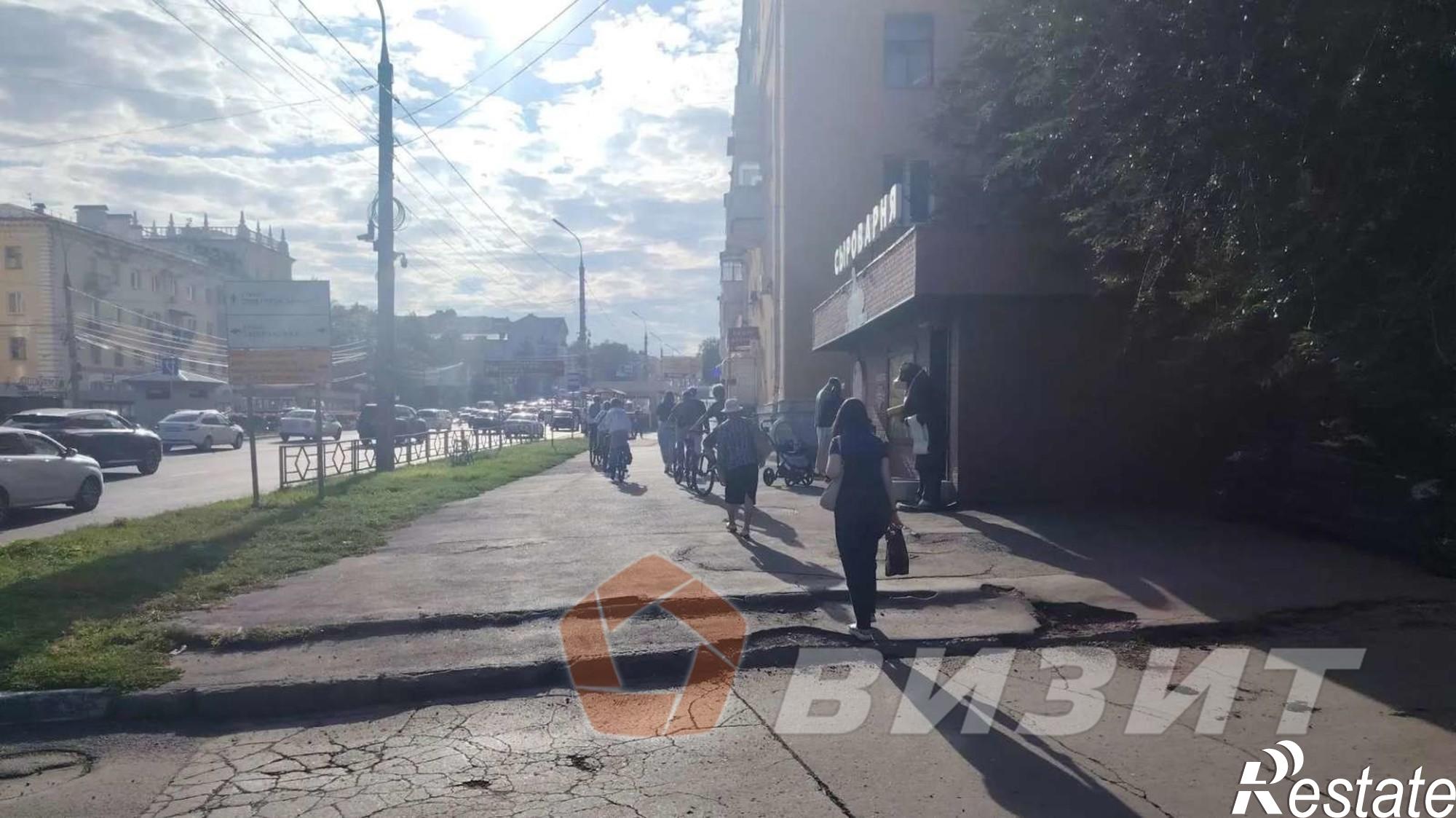 Сдать торговое помещение за 120 000 рублей на Гагарина улица, 122