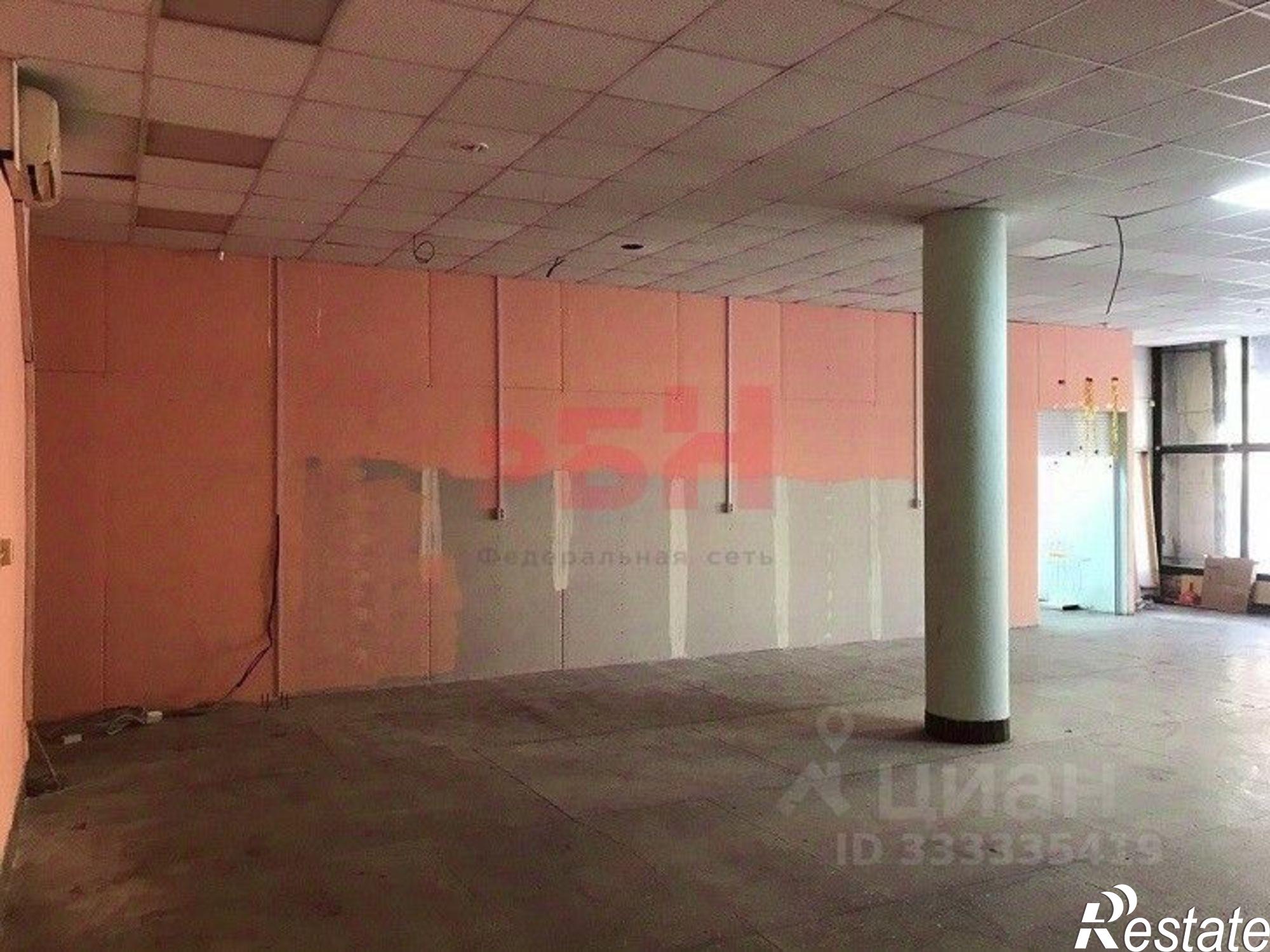 Сдать торговое помещение за 130 000 рублей на пр-кт Кирова, 210