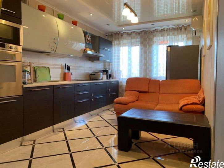 3-комн квартира ул Братьев Коростелевых, 112,  д. 112