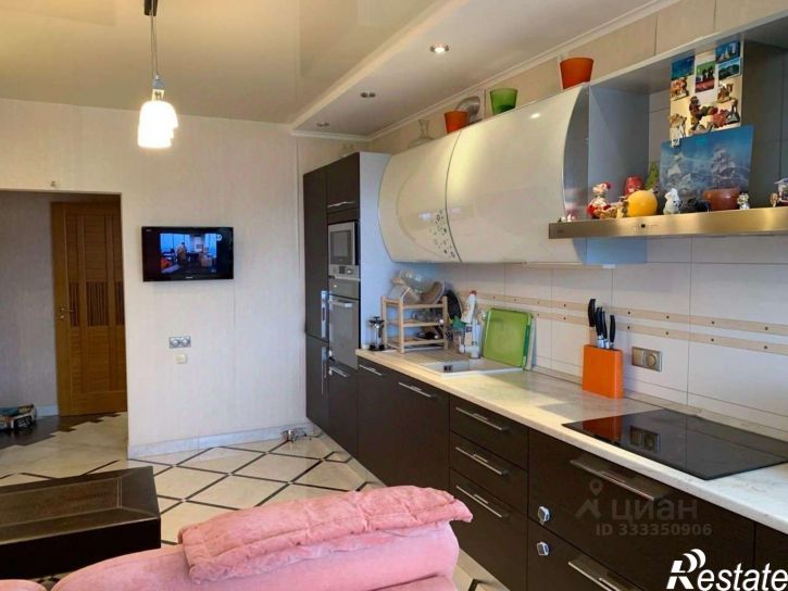 3-комн квартира ул Братьев Коростелевых, 112,  д. 112