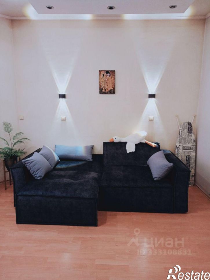 2-комн квартира ул Лейтенанта Шмидта, 24,  д. 24