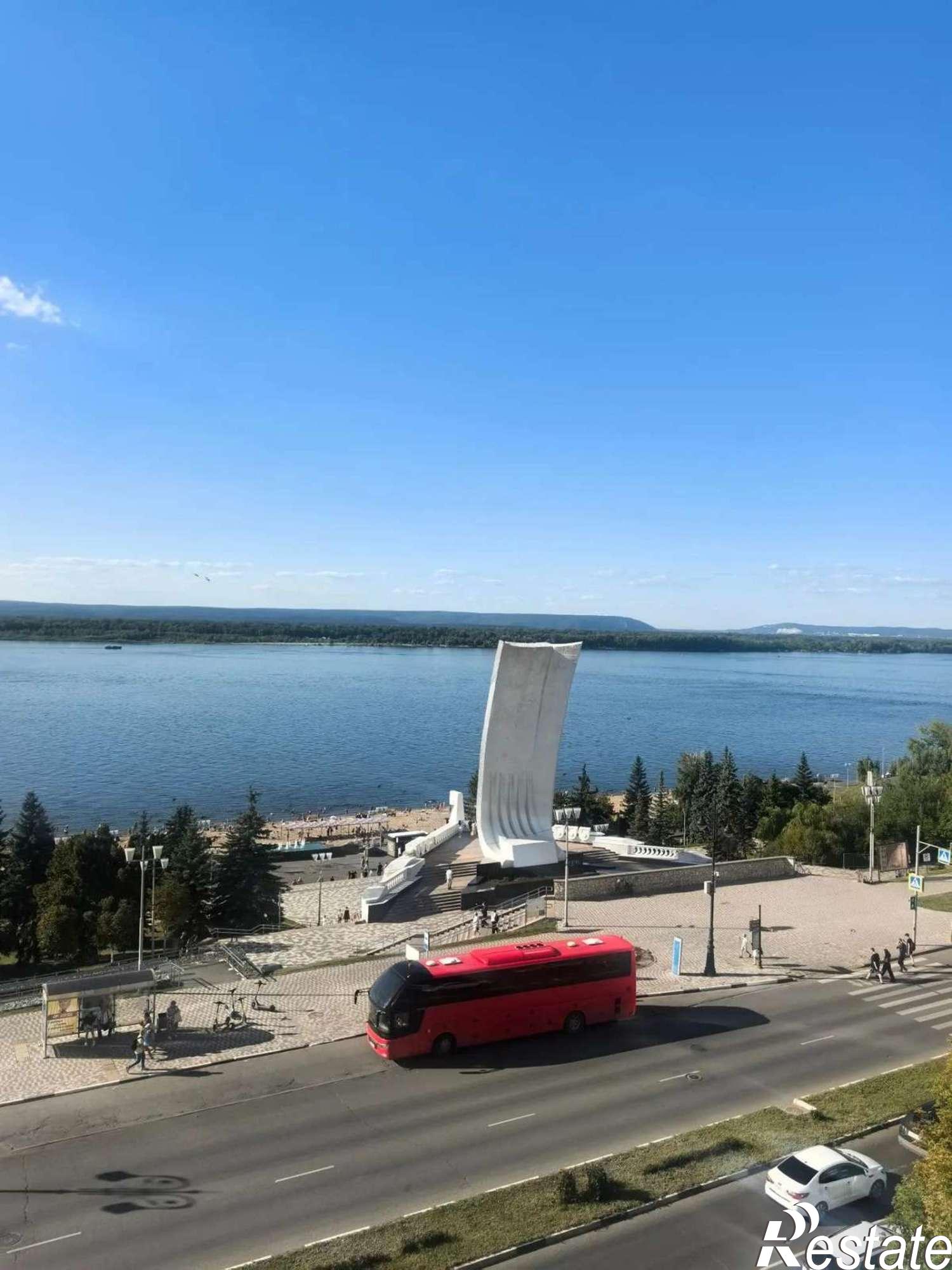 Купить квартиру за 15 500 000 рублей на Осипенко улица, 2В