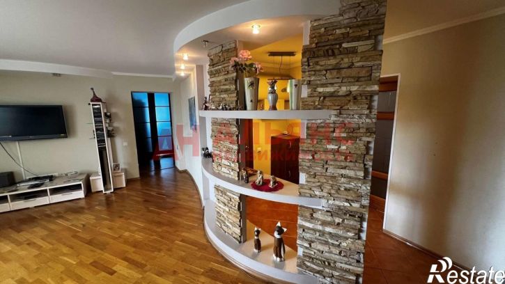 4-комн квартира Кирова проспект, 320