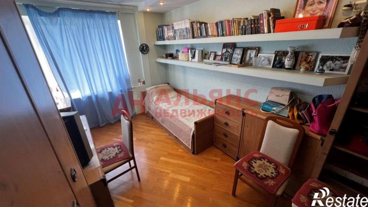 4-комн квартира Кирова проспект, 320