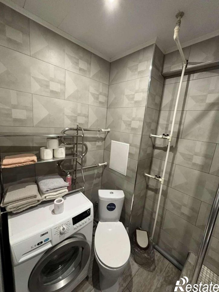 3-комн квартира Революционная улица, 52