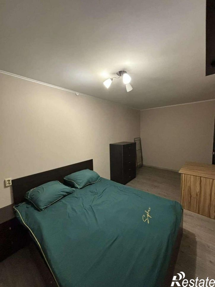 3-комн квартира Революционная улица, 52