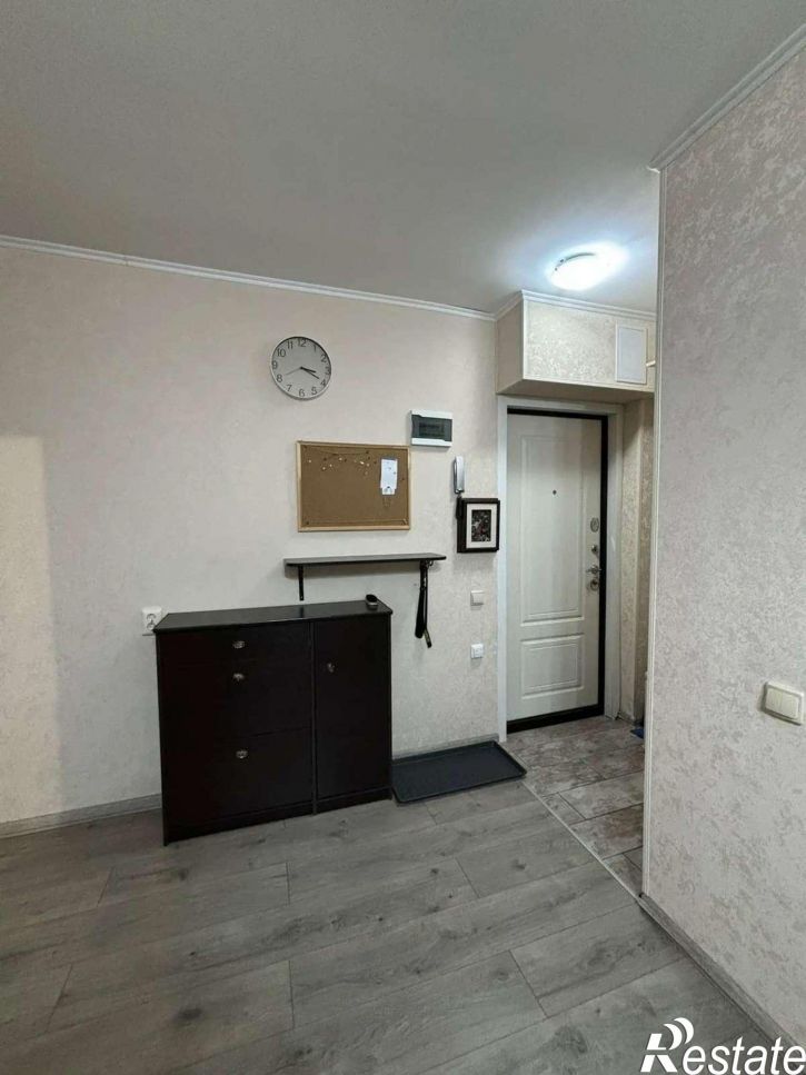 3-комн квартира Революционная улица, 52