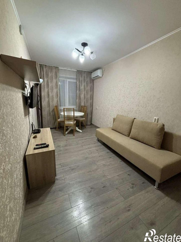 3-комн квартира Революционная улица, 52
