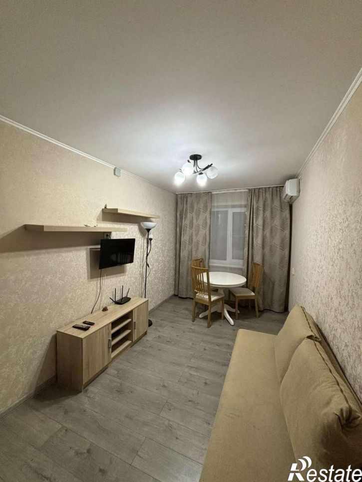 3-комн квартира Революционная улица, 52