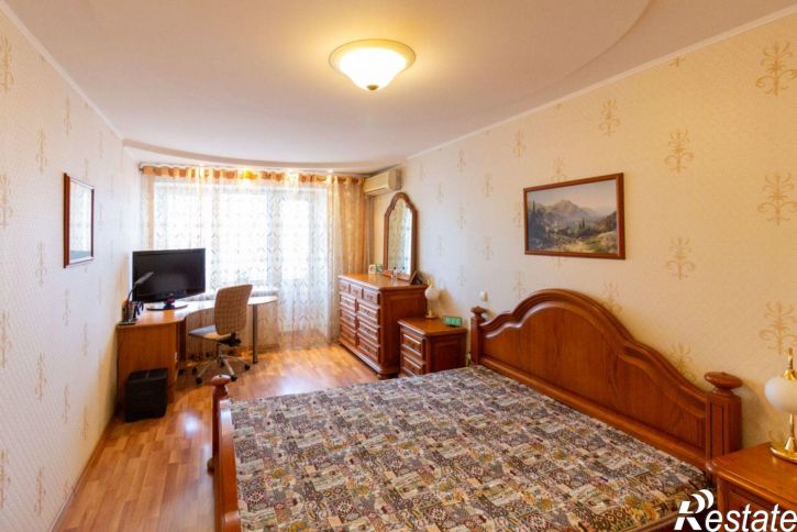 4-комн квартира Агибалова улица, 68