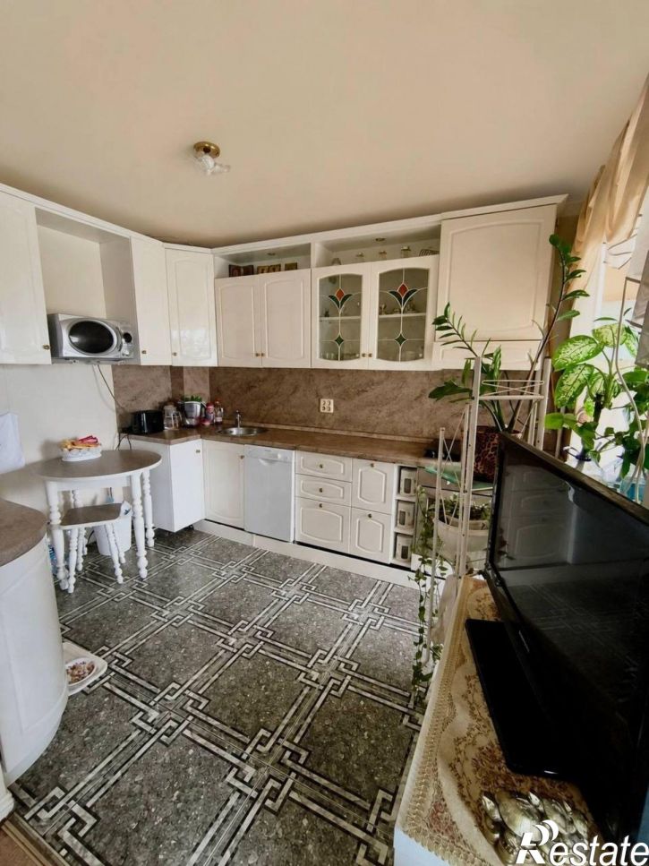2-комн квартира Революционная улица, 77