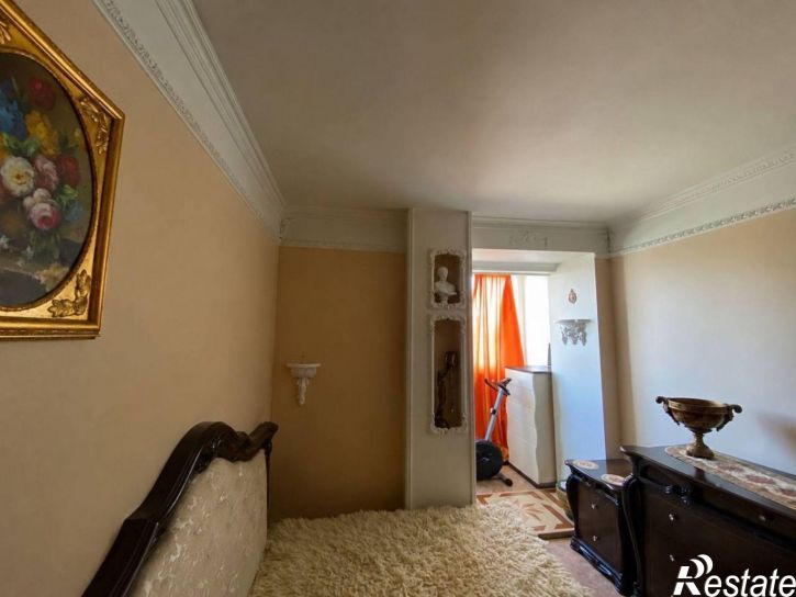 2-комн квартира Революционная улица, 77