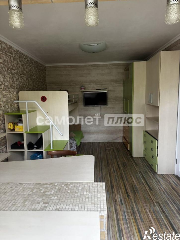 3-комн квартира Коммунистическая улица, 23