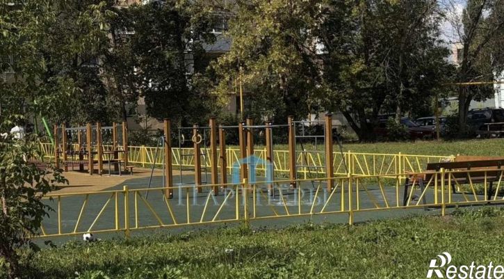 2-комн квартира Советской Армии улица, 136